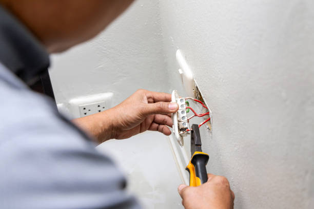 Best Affordable Emergency Electrician  in Newport, RI